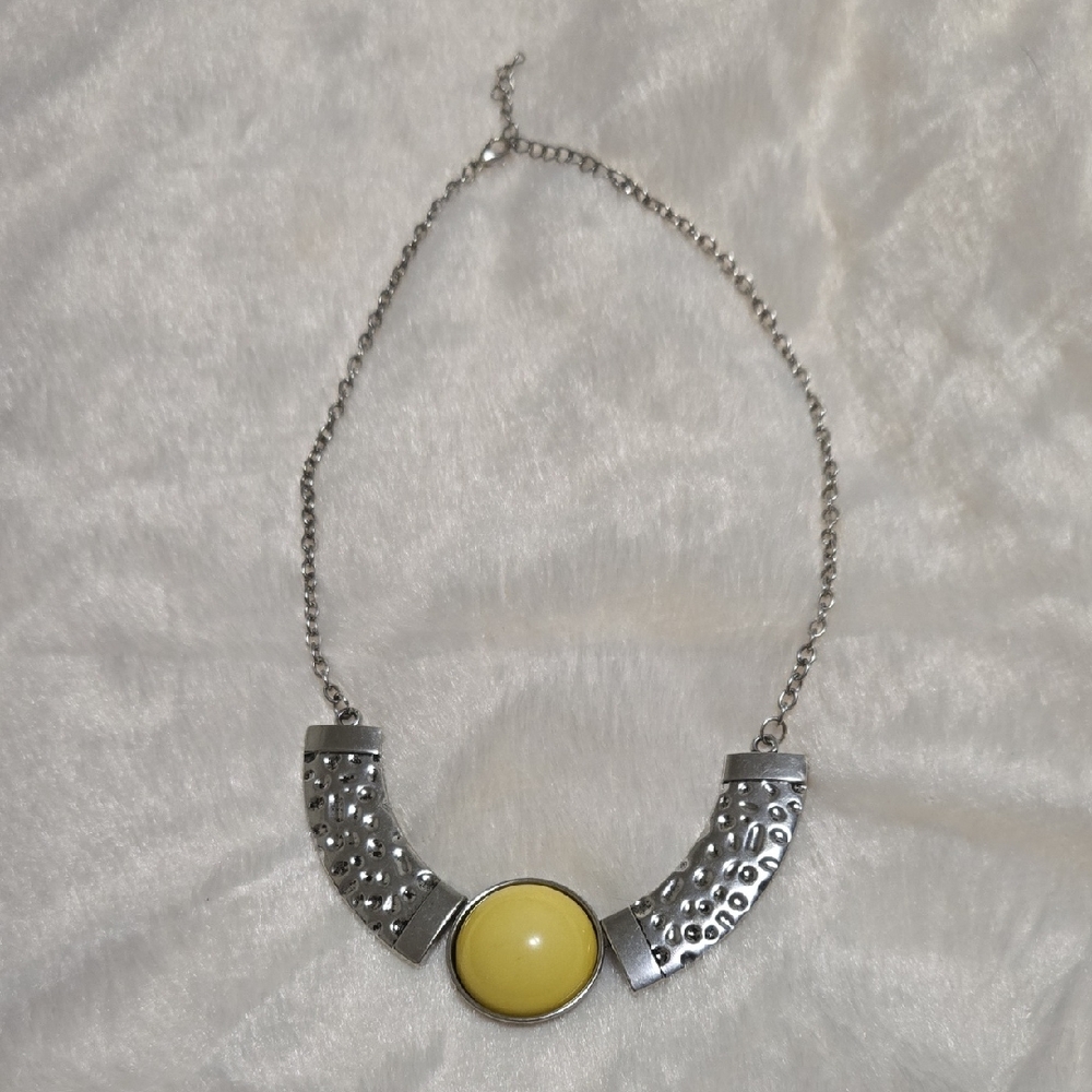 Chic Silver and Yellow Necklace